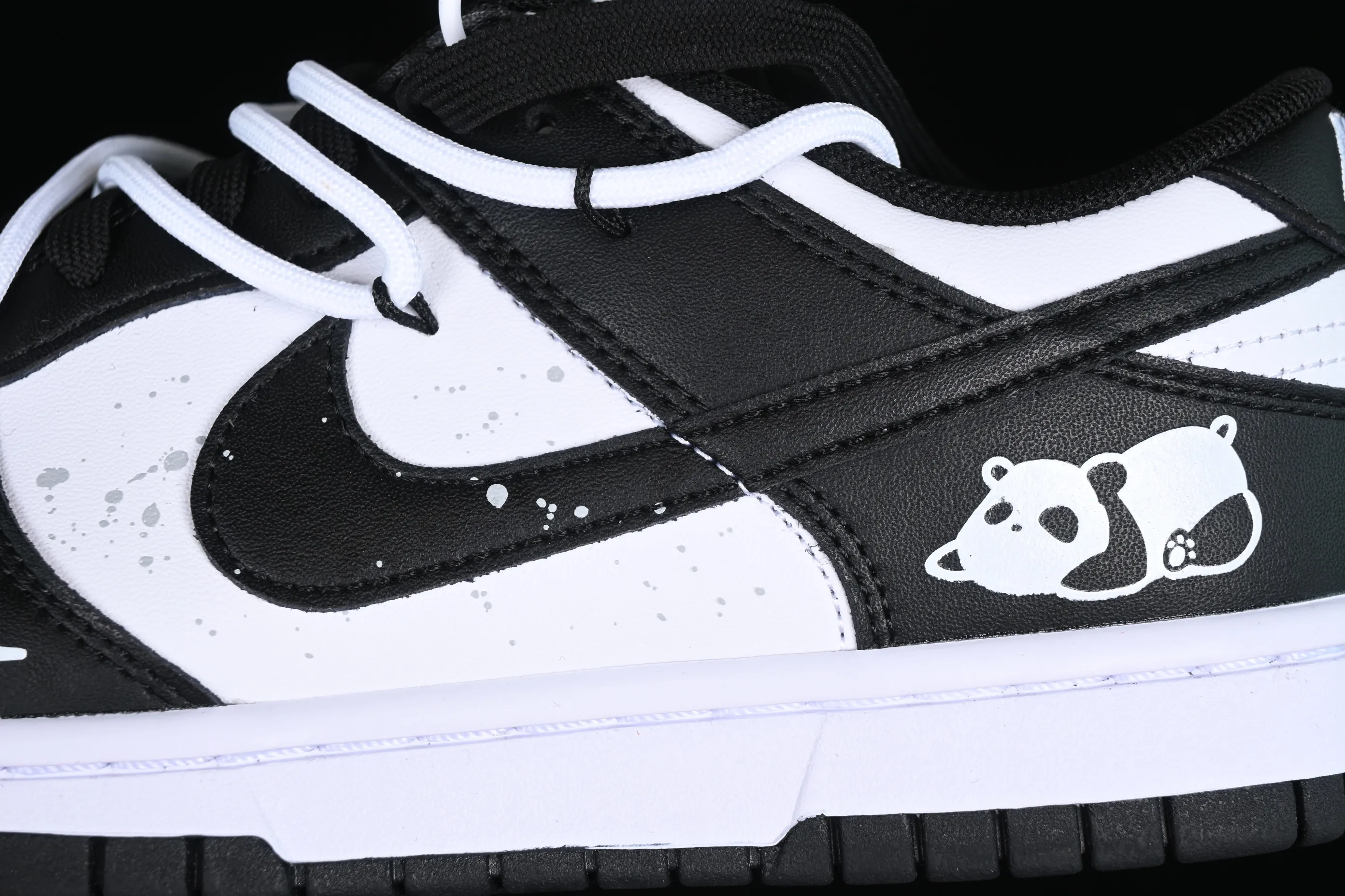 All categories Nk SB Dunk series Nk SB Dunk Low low-top sneakers CS version Nk Dunk Low "Panda" black and white panda customized version of deconstructed strap casual sneakers CW1590-100